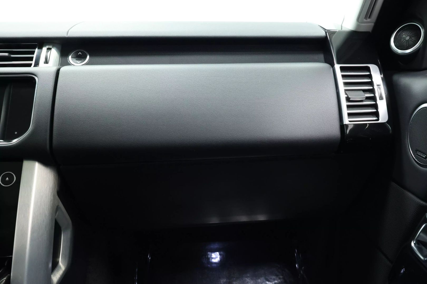 2016 Land Rover Range Rover - Image 111