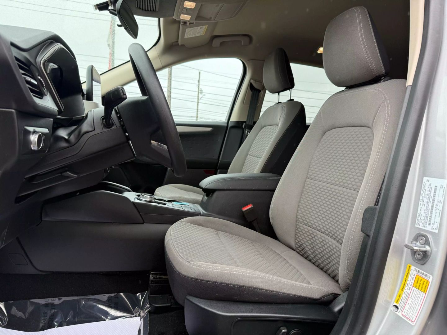 2020 Ford Escape - Image 17