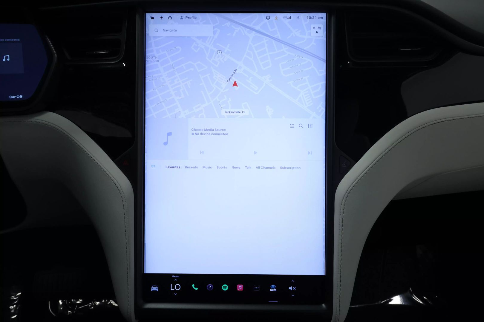 2020 Tesla Model X - Image 35