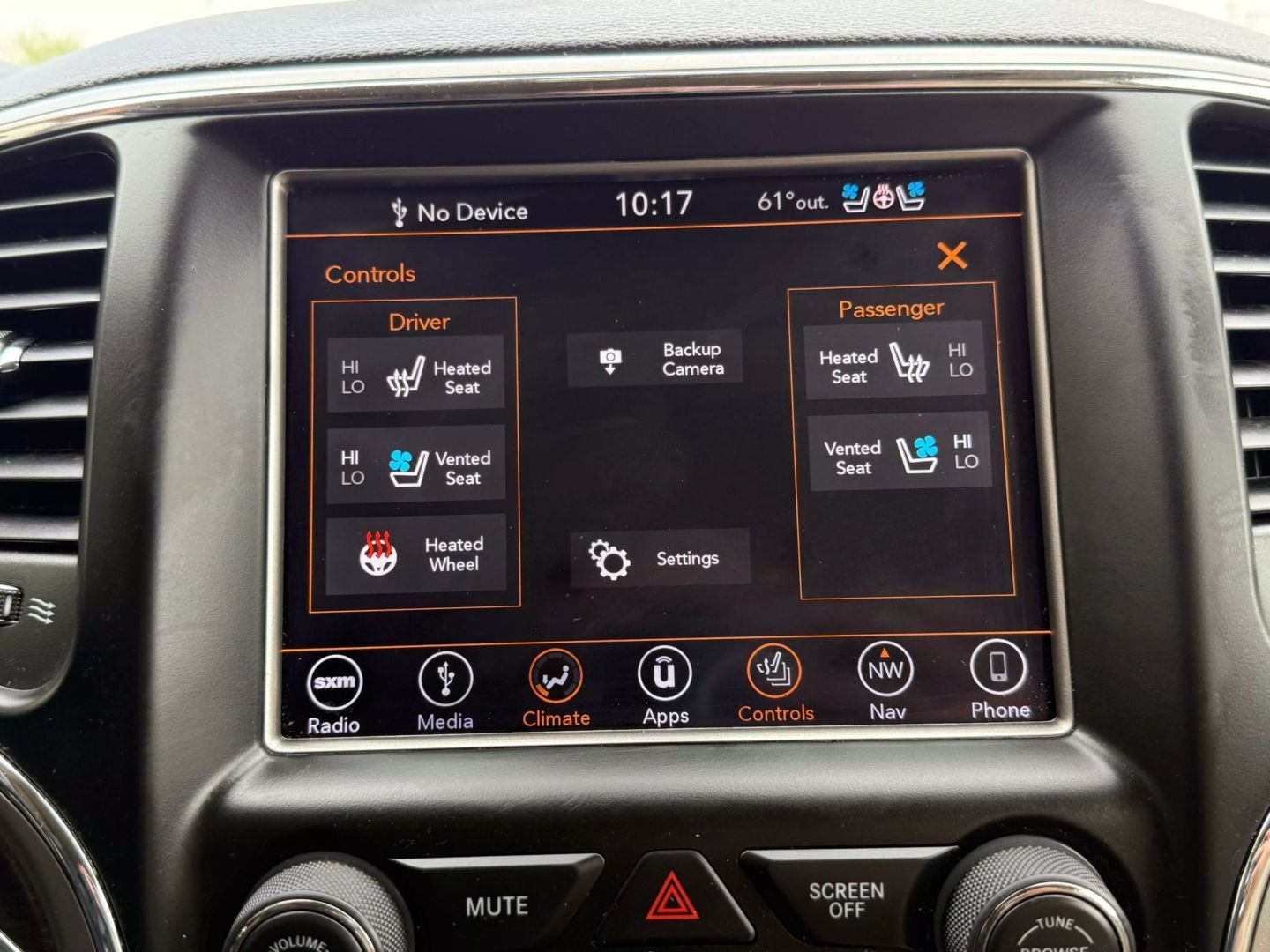 2018 Jeep Grand Cherokee - Image 39