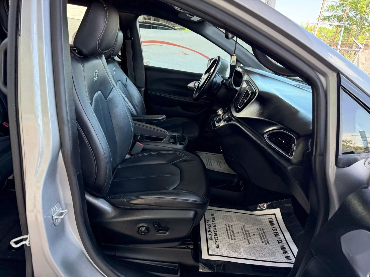 2019 Chrysler Pacifica - Image 23