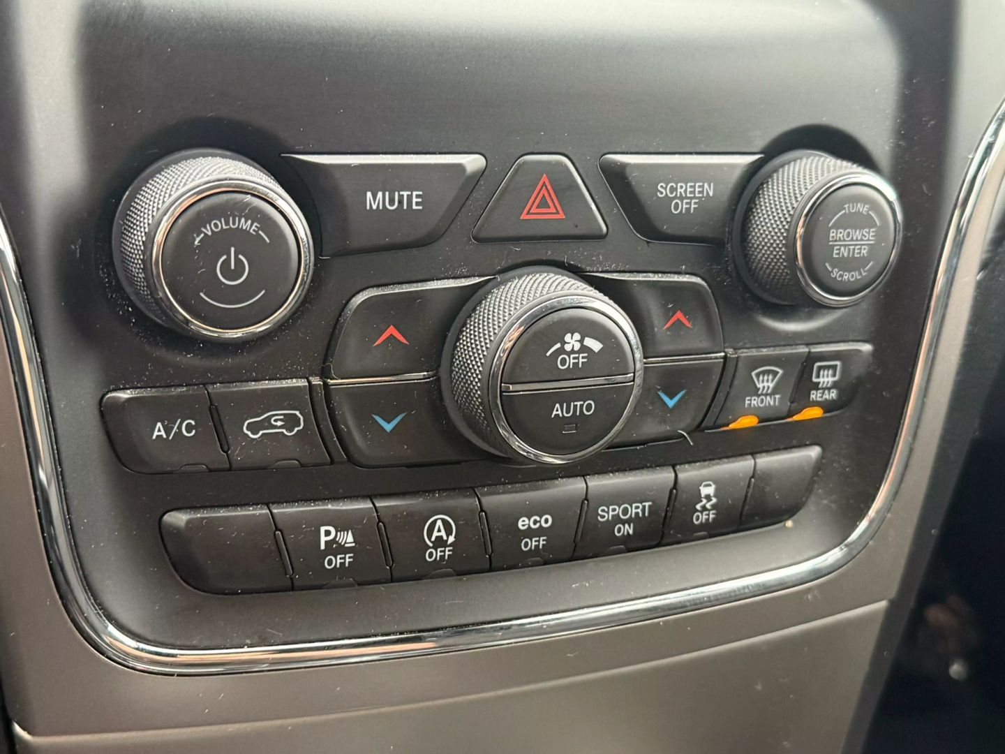2021 Jeep Grand Cherokee - Image 43