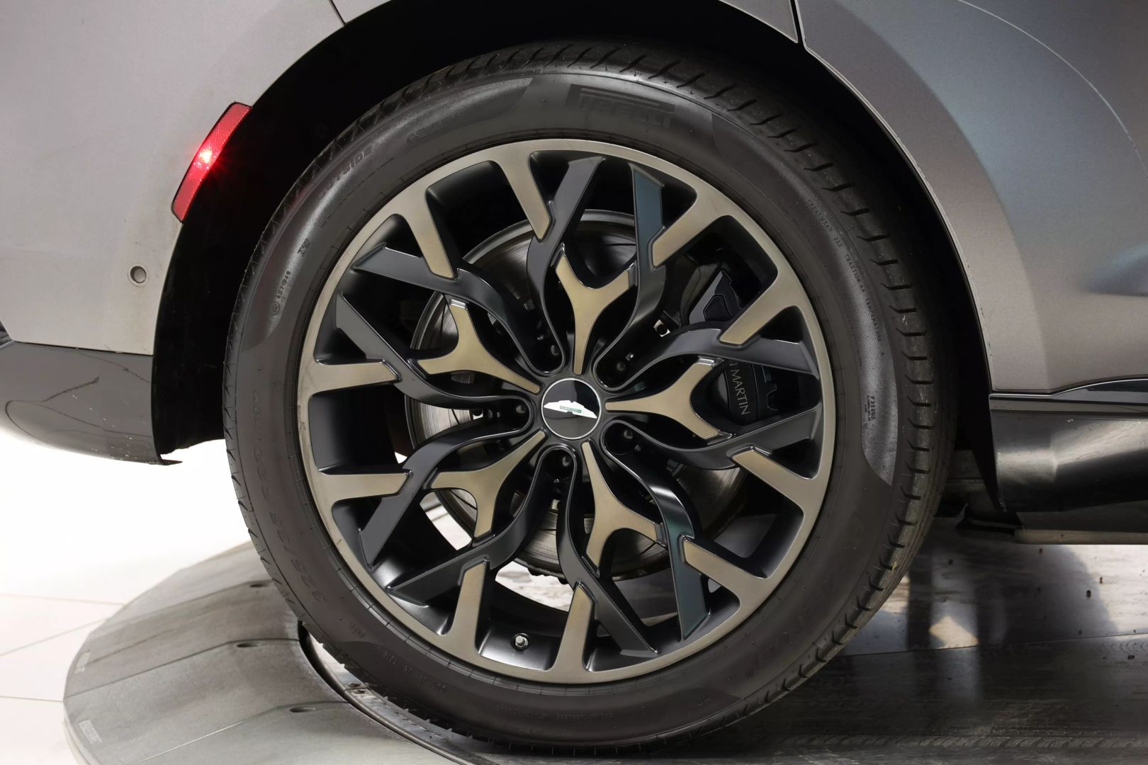 2021 Aston Martin Dbx - Image 121