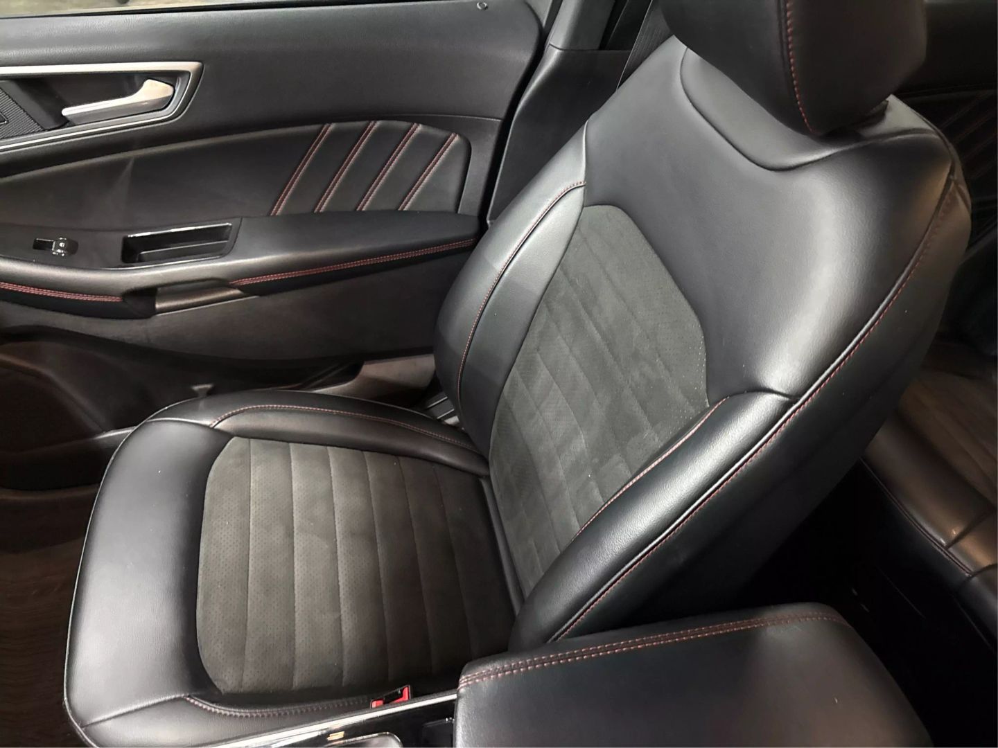 2020 Ford Edge - Image 32