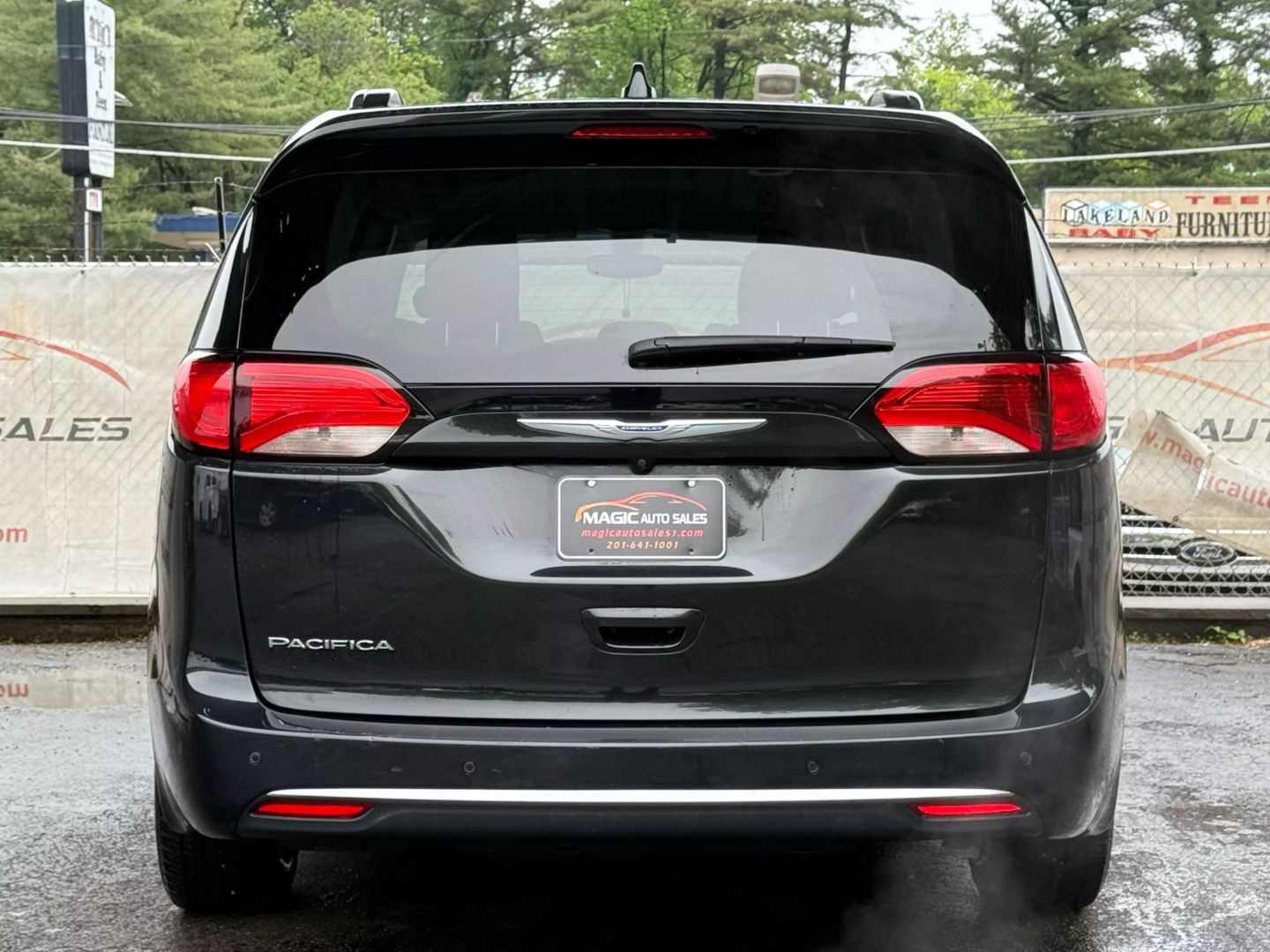 2020 Chrysler Pacifica - Image 10