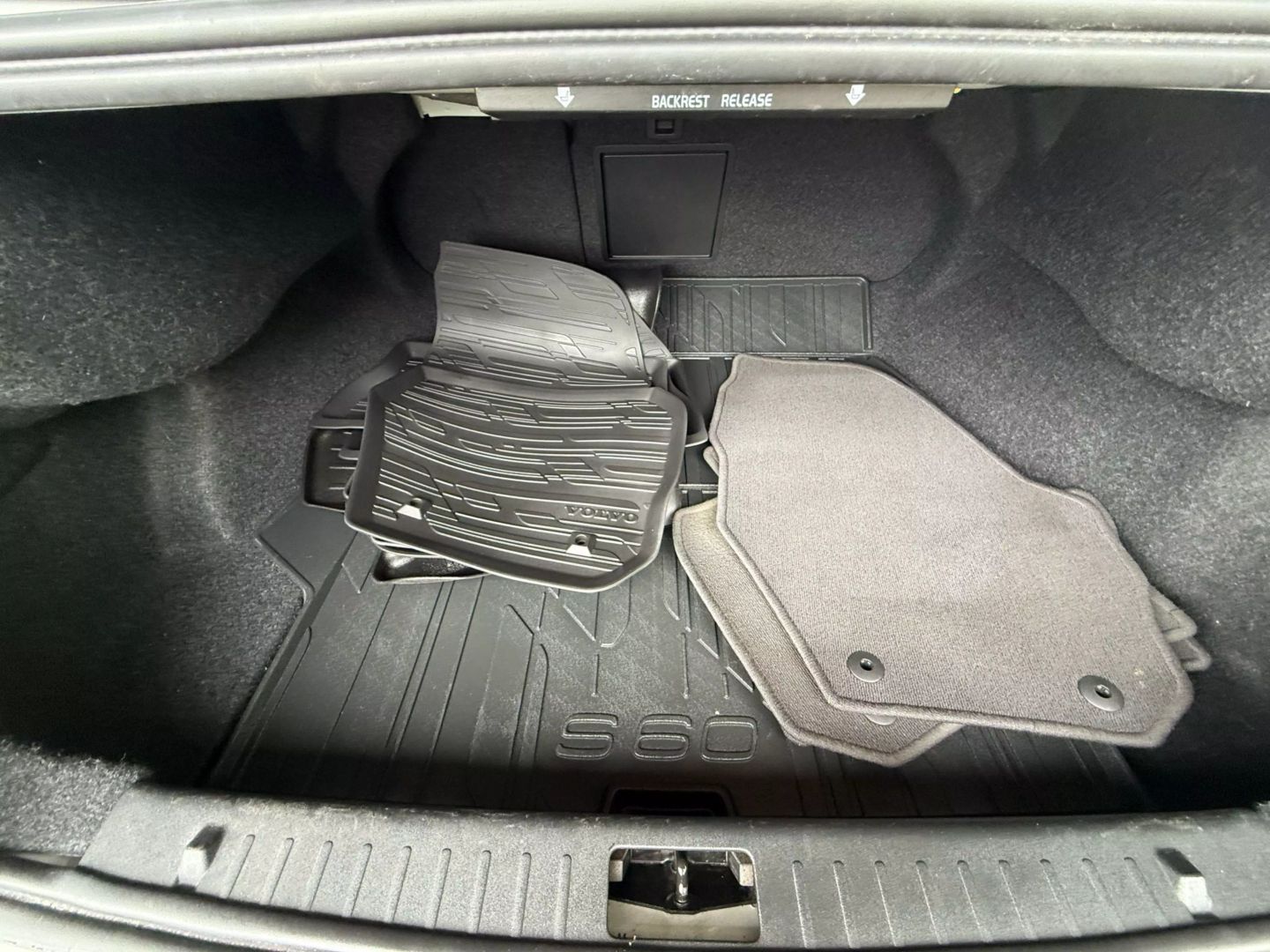 2017 Volvo S60 - Image 20