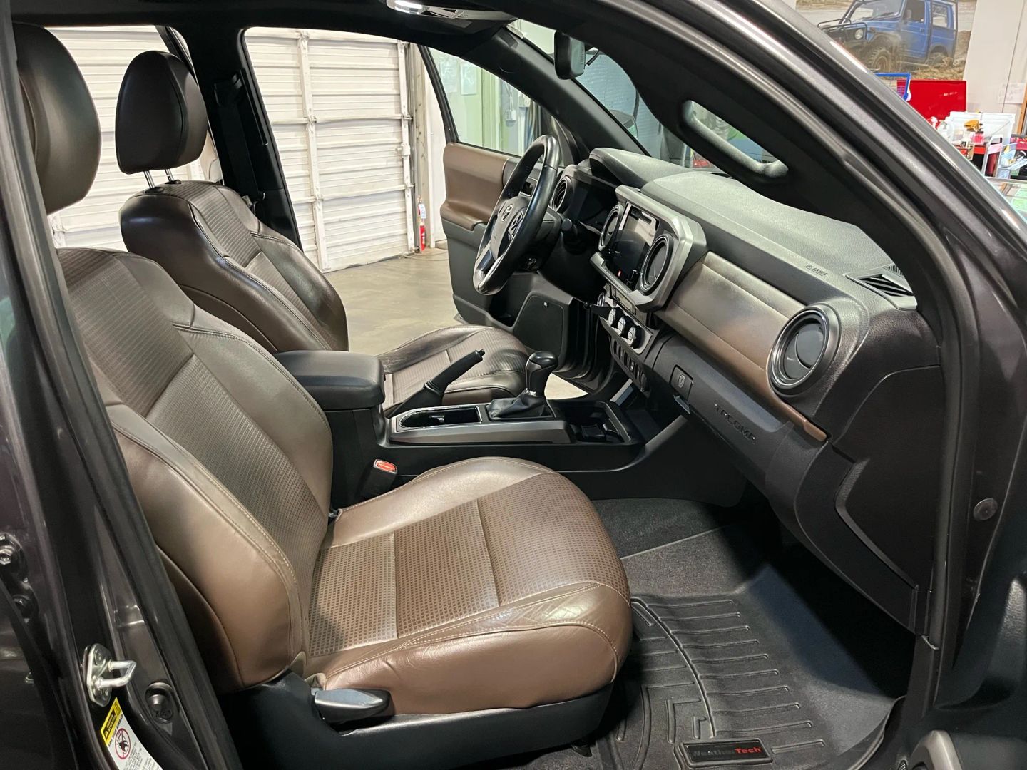 2016 Toyota Tacoma Double Cab Limited Pickup 4d 5 Ft - Image 27