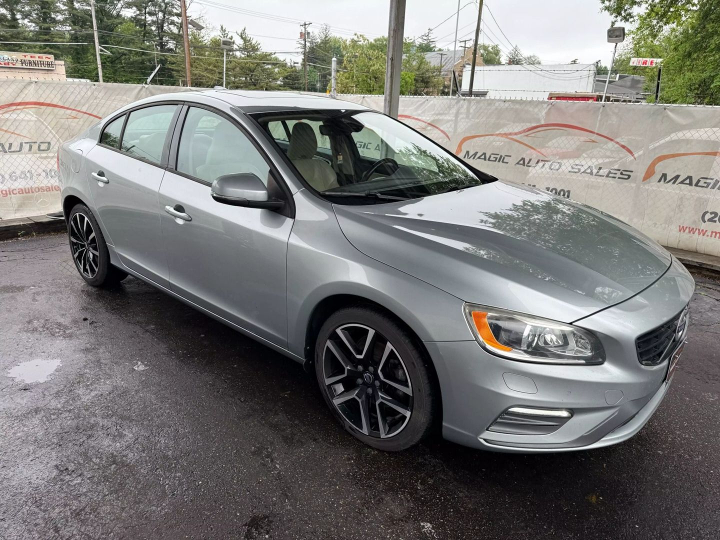 2018 Volvo S60 - Image 7