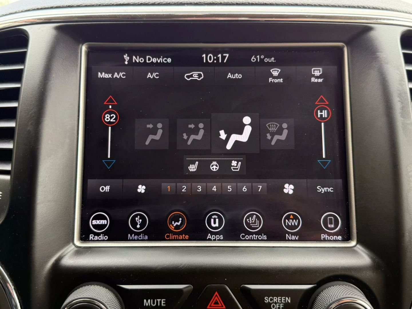 2018 Jeep Grand Cherokee - Image 37