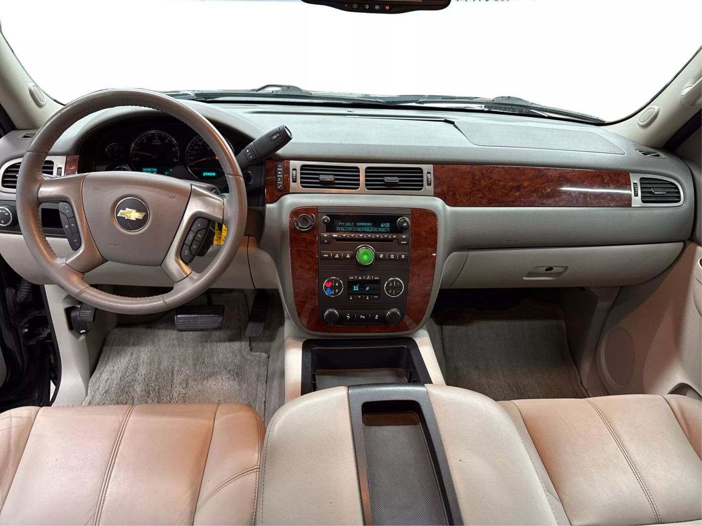 2014 Chevrolet Tahoe - Image 18