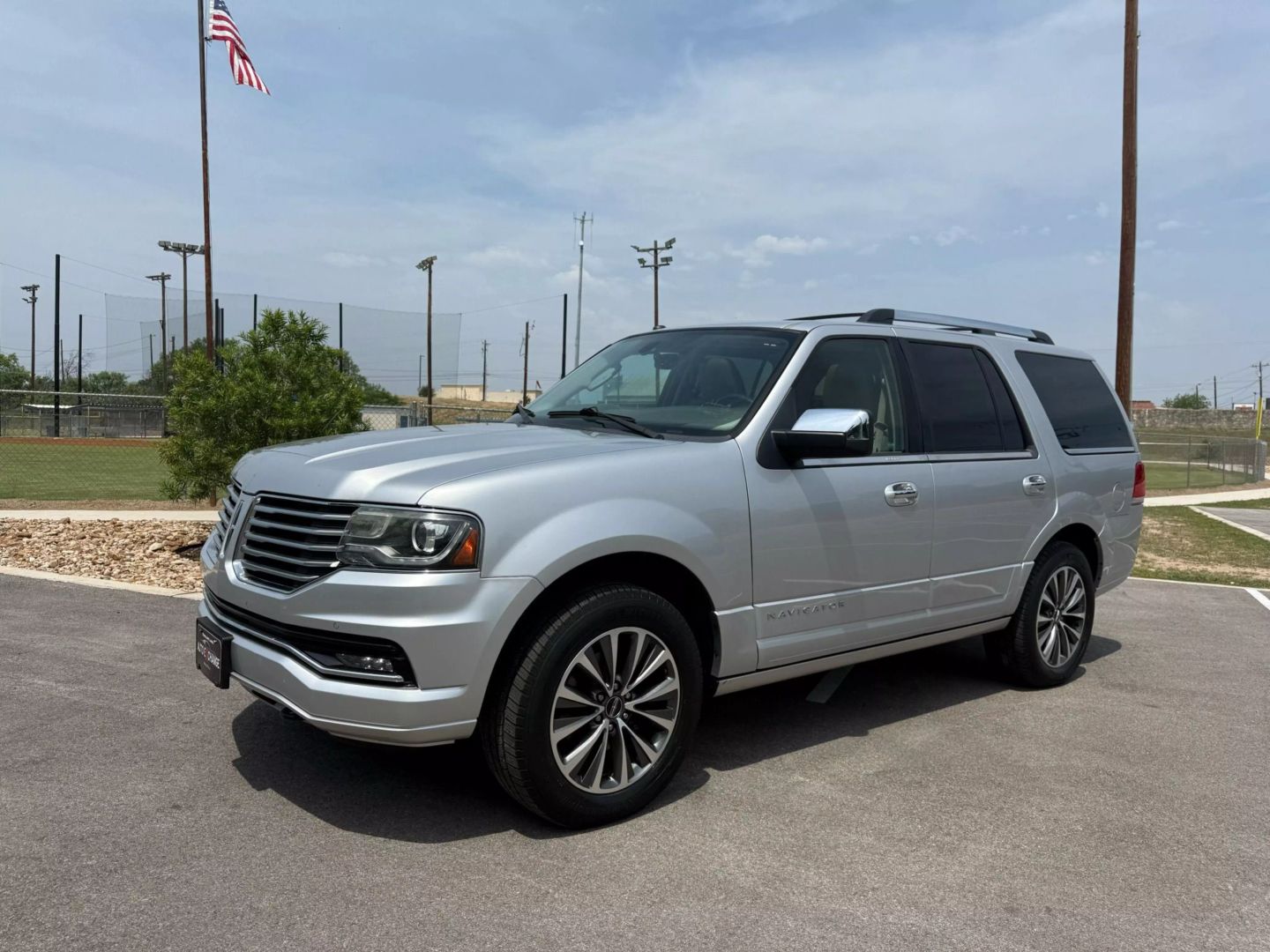 2015 Lincoln Navigator - Image 32