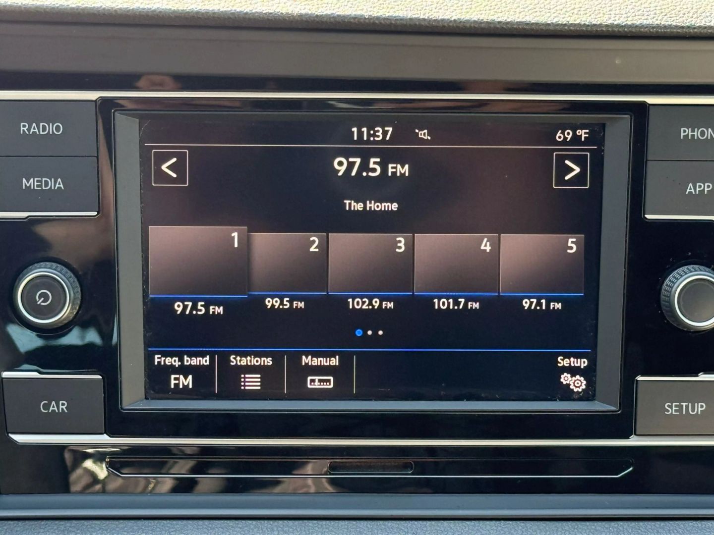 2019 Volkswagen Jetta - Image 32