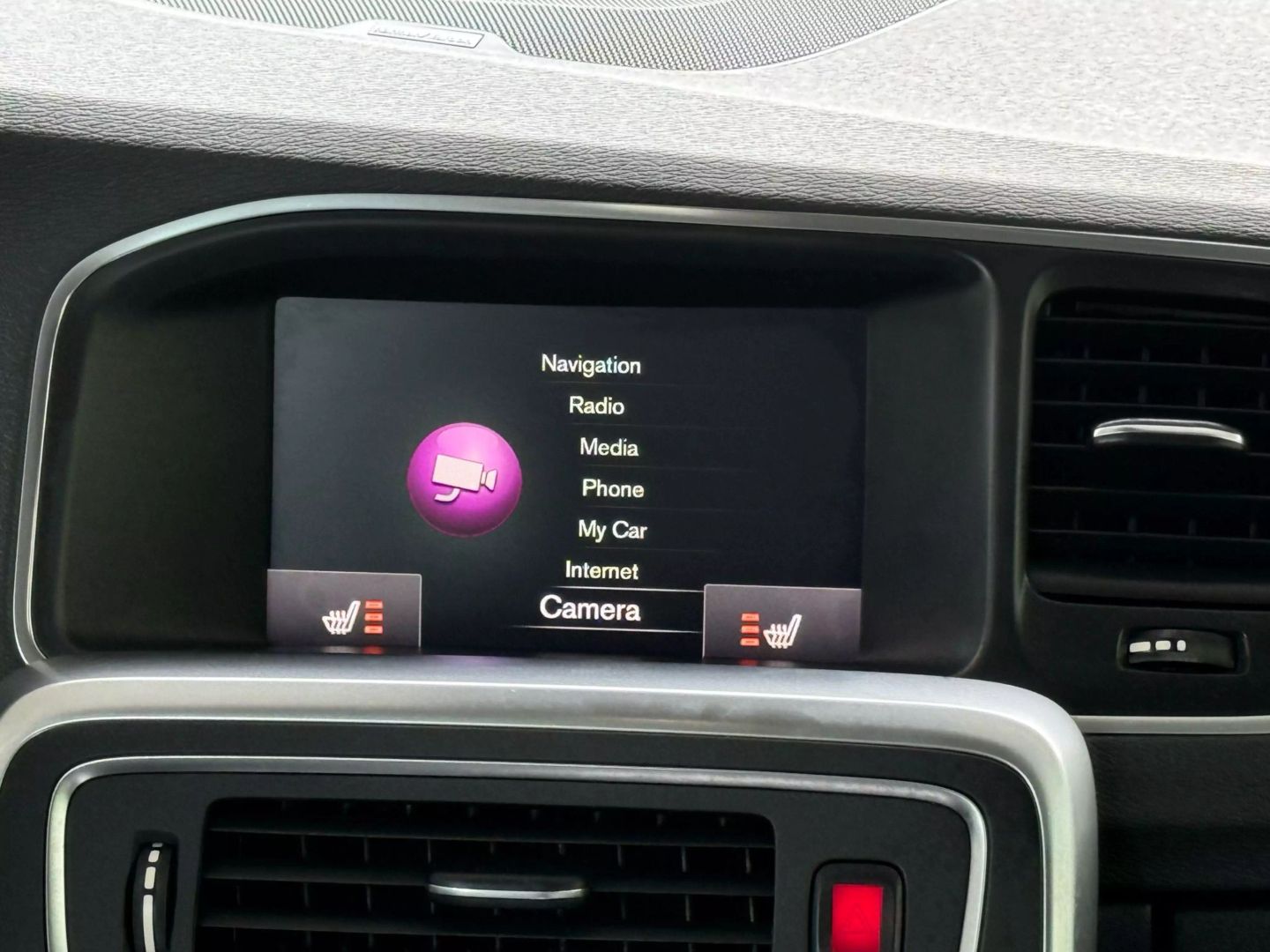 2017 Volvo S60 - Image 28