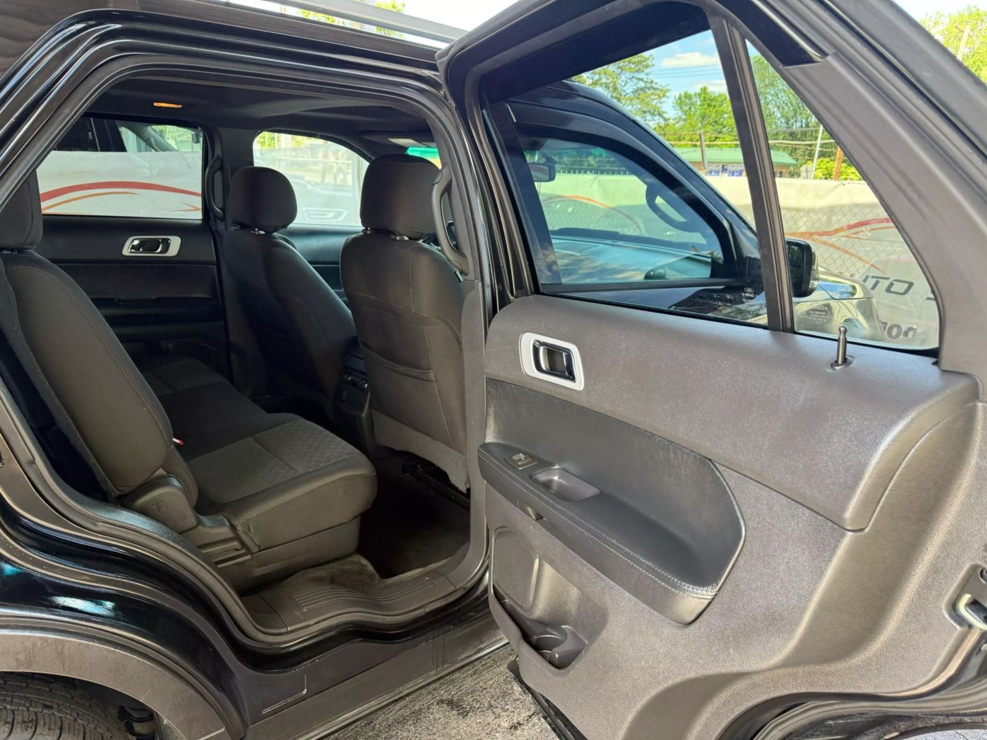 2013 Ford Explorer - Image 22