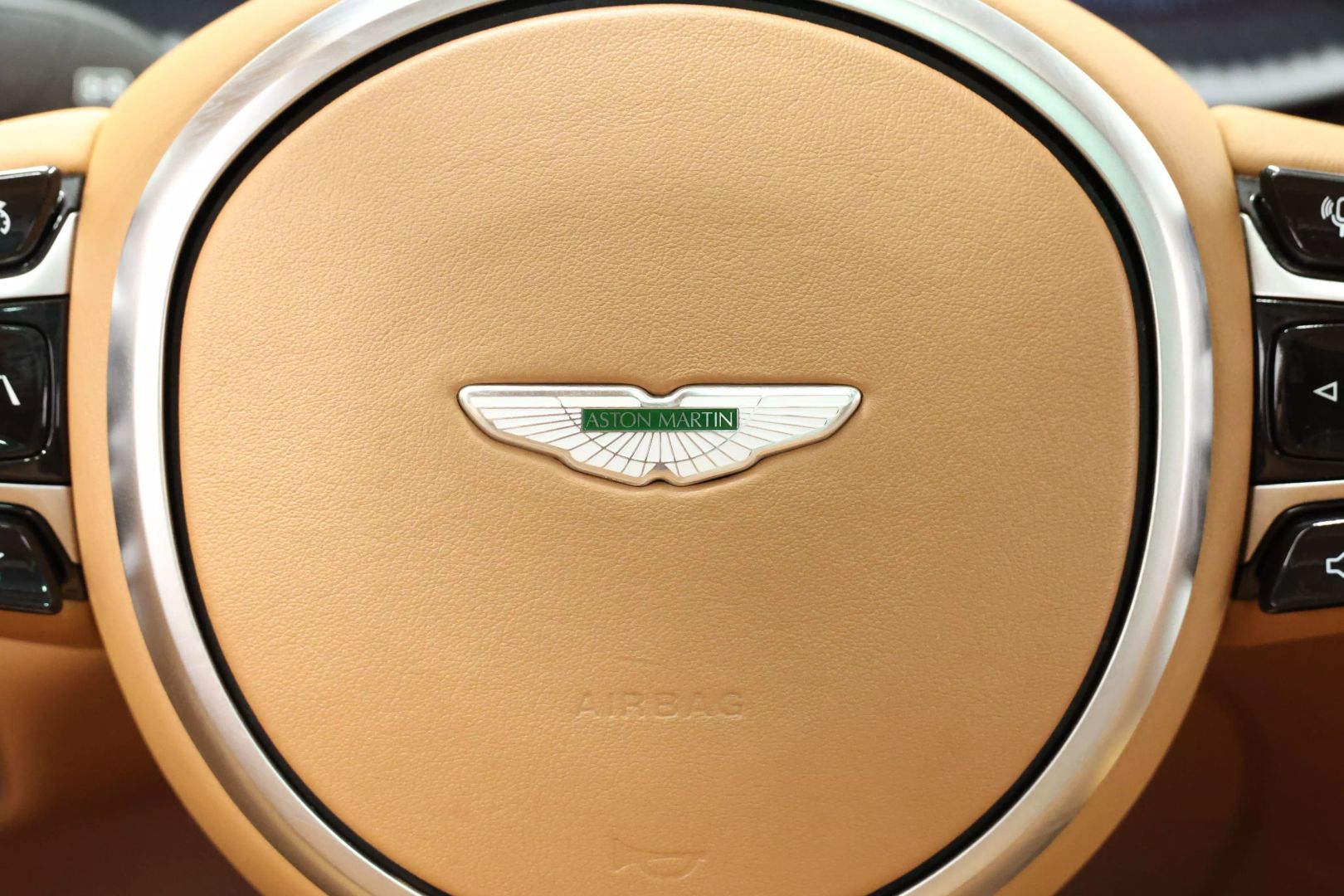 2021 Aston Martin Dbx - Image 27
