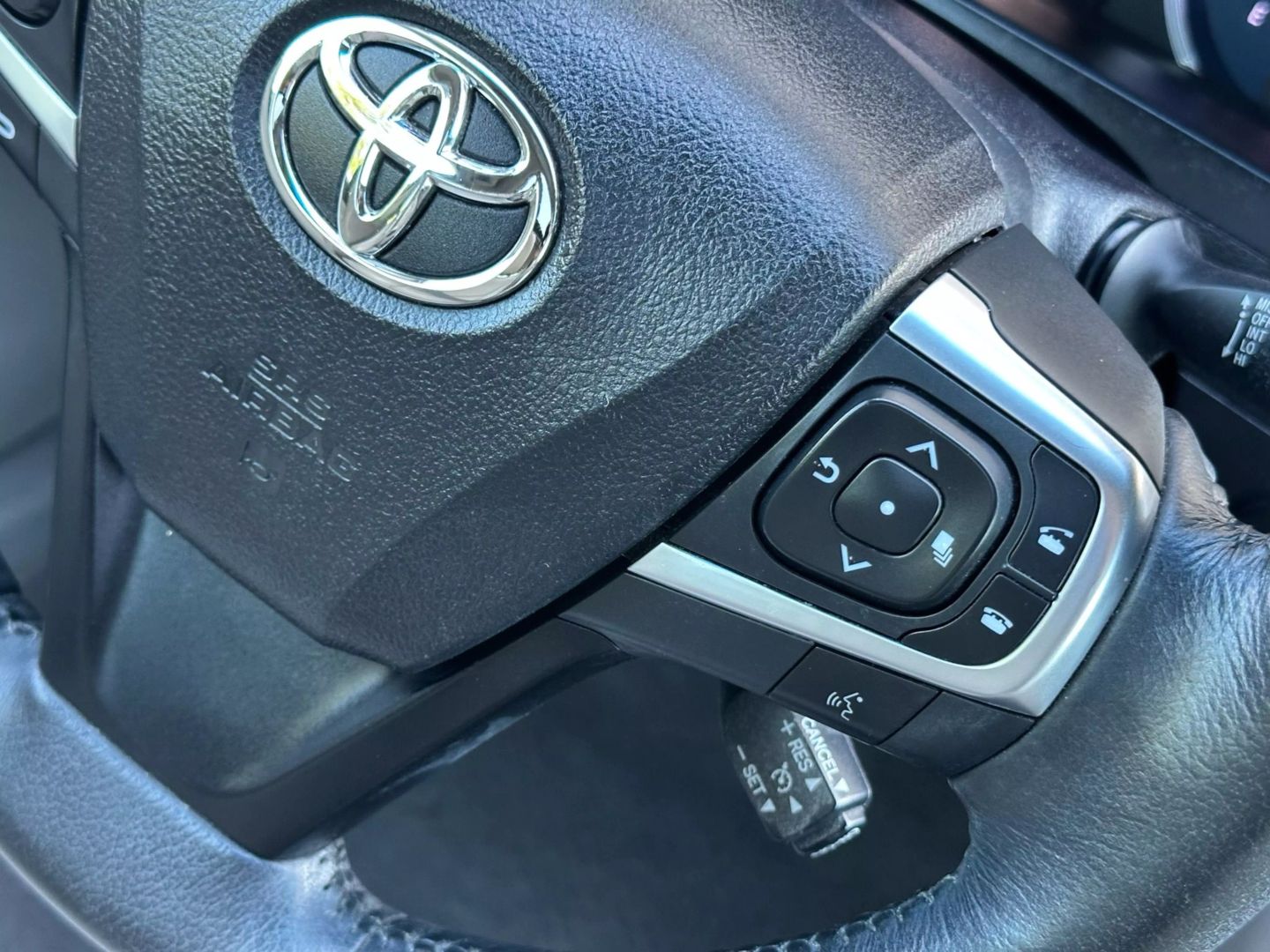 2015 Toyota Camry - Image 44