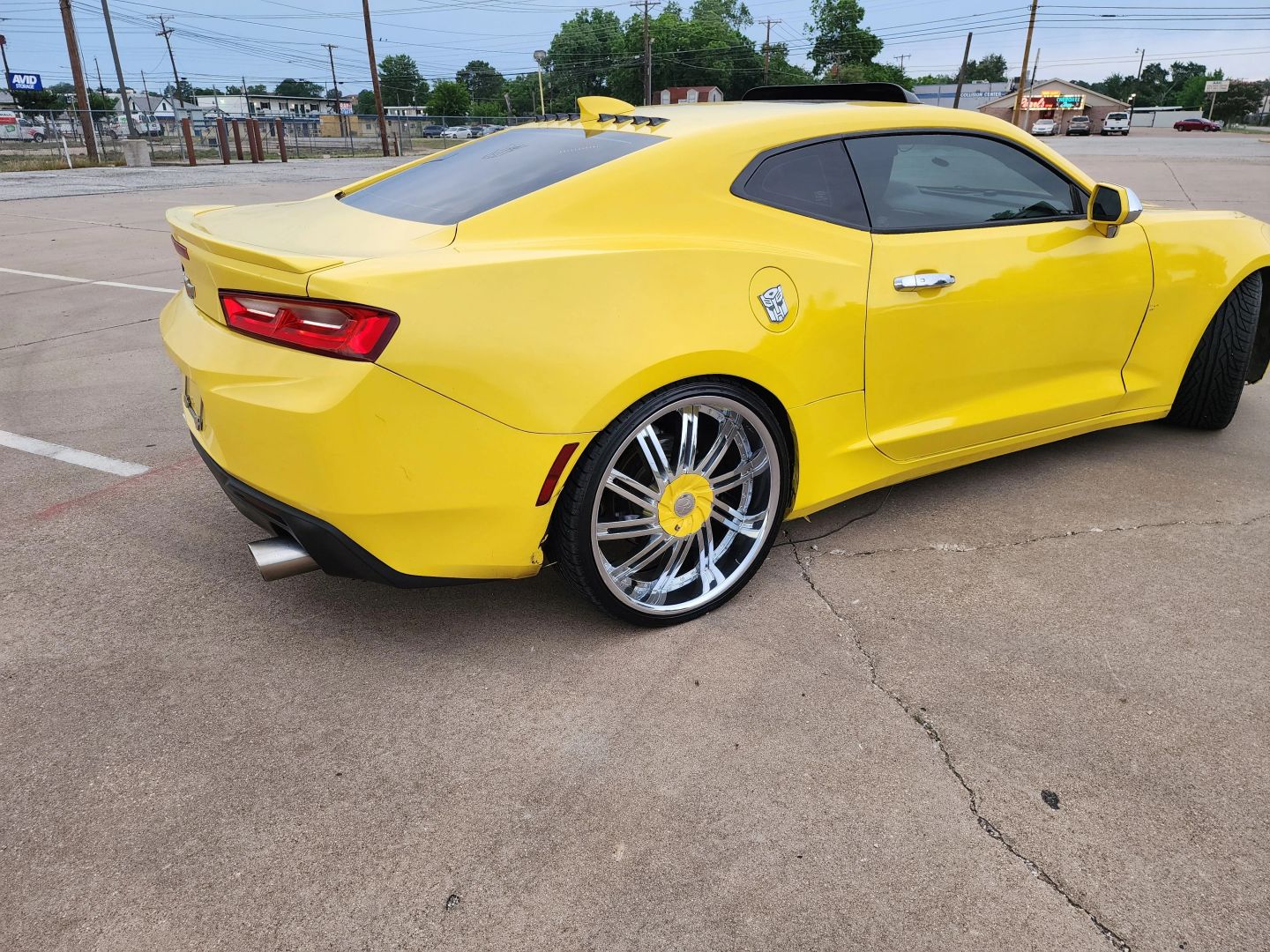 2017 Chevrolet Camaro - Image 9