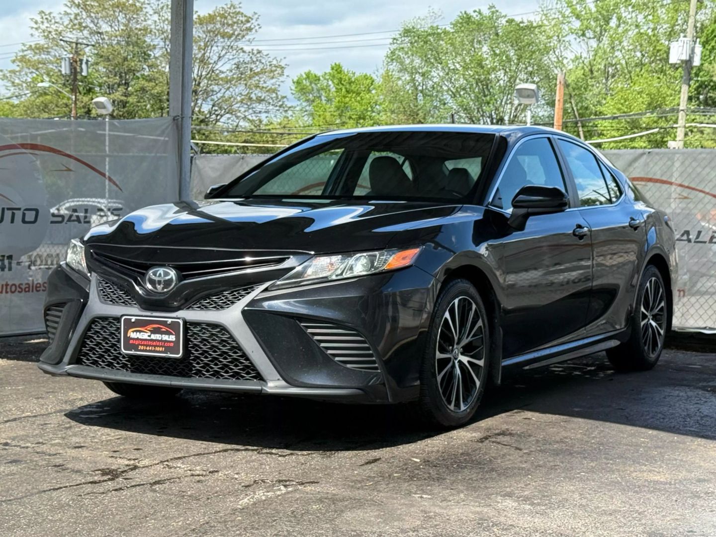 2019 Toyota Camry - Image 3