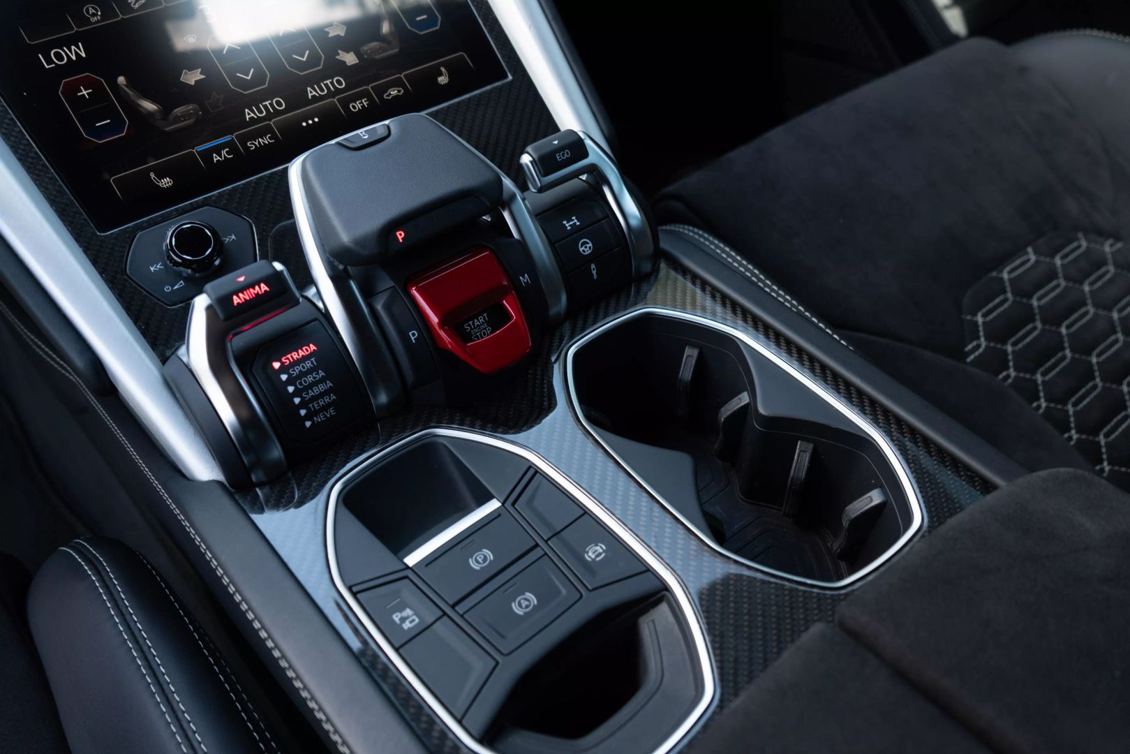 2019 Lamborghini Urus - Image 48