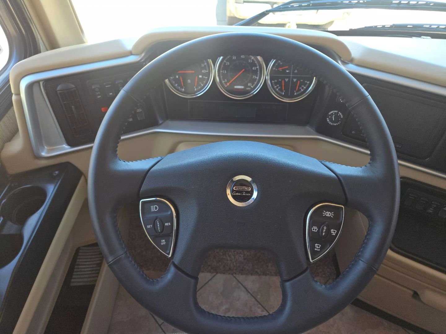 2016 Newmar Ventana Le - Image 14