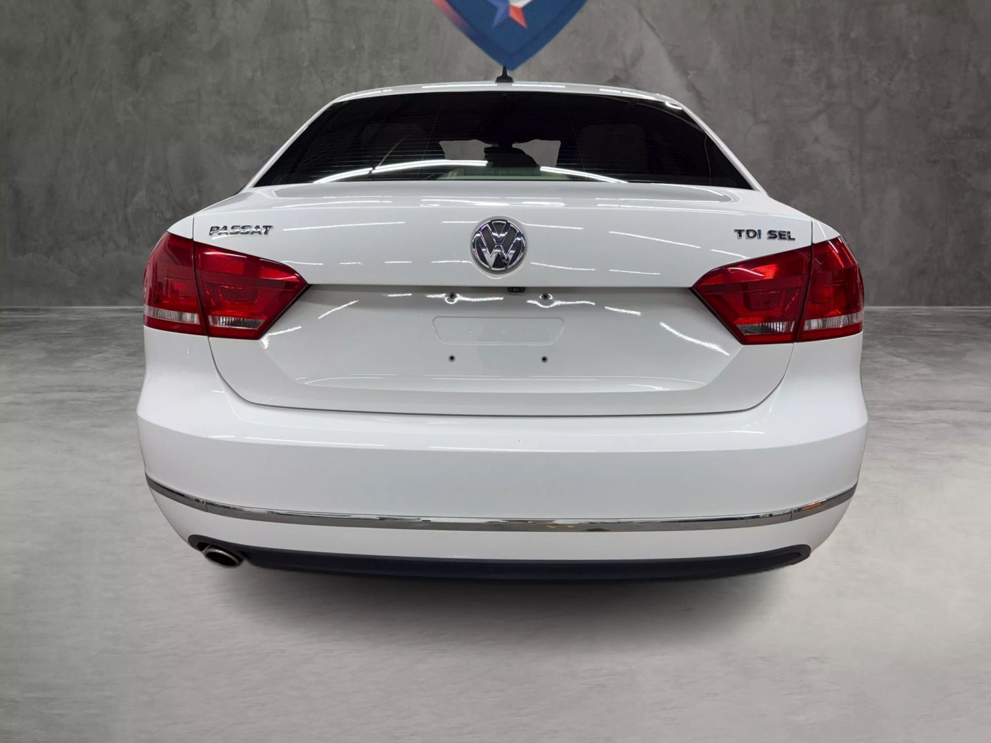 2015 Volkswagen Passat - Image 14