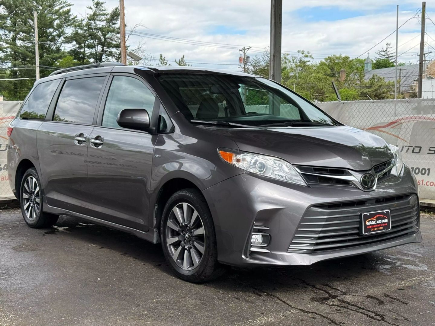 2020 Toyota Sienna - Image 6
