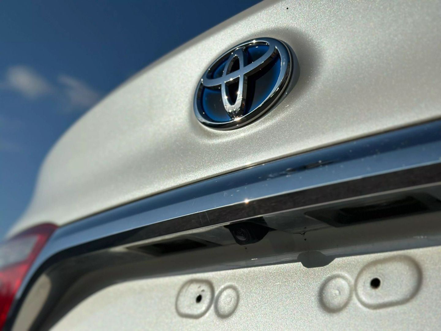 2015 Toyota Camry - Image 12