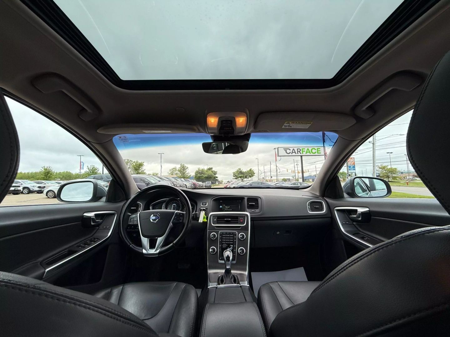 2016 Volvo S60 - Image 26