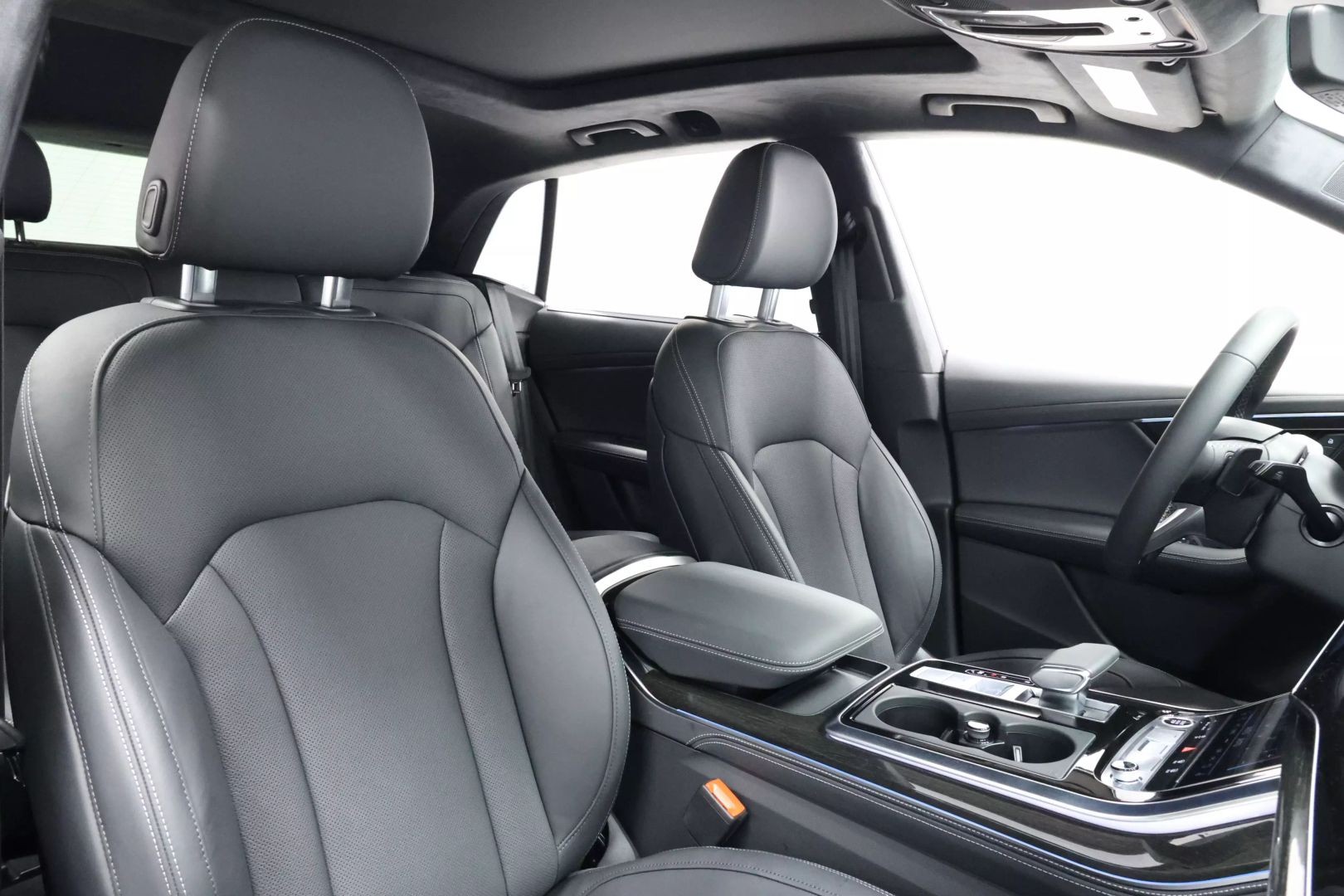 2025 Audi Q8 - Image 95