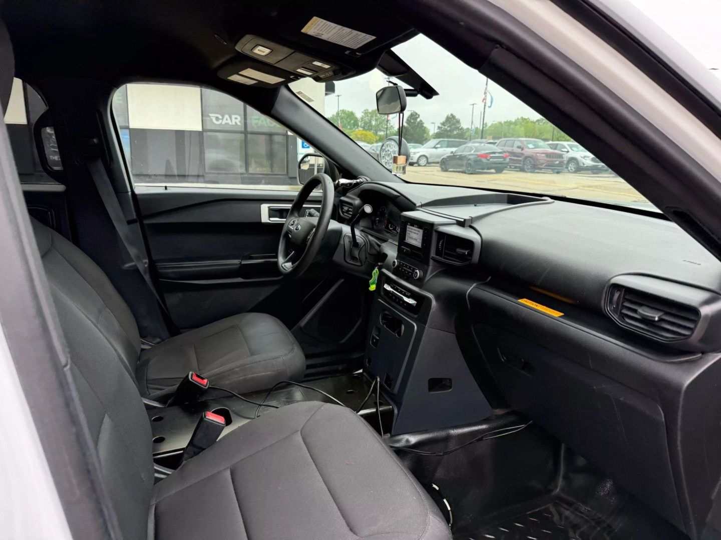 2021 Ford Explorer - Image 26