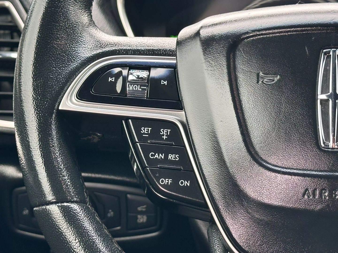 2019 Lincoln Nautilus - Image 28