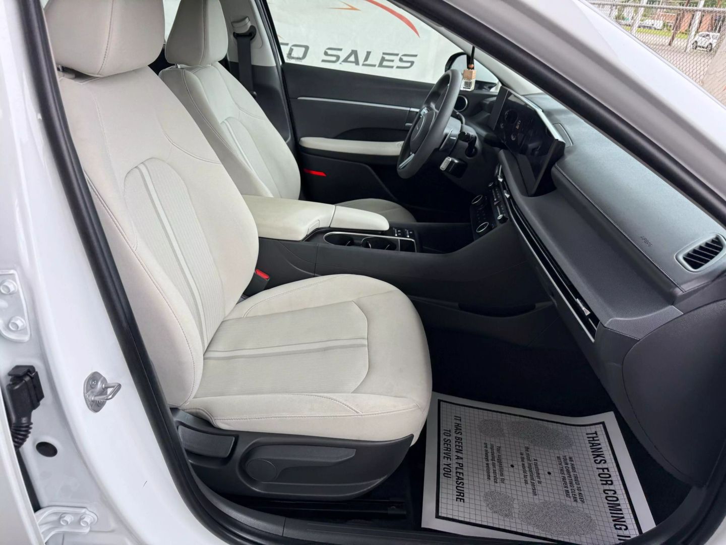 2025 Hyundai Sonata - Image 25