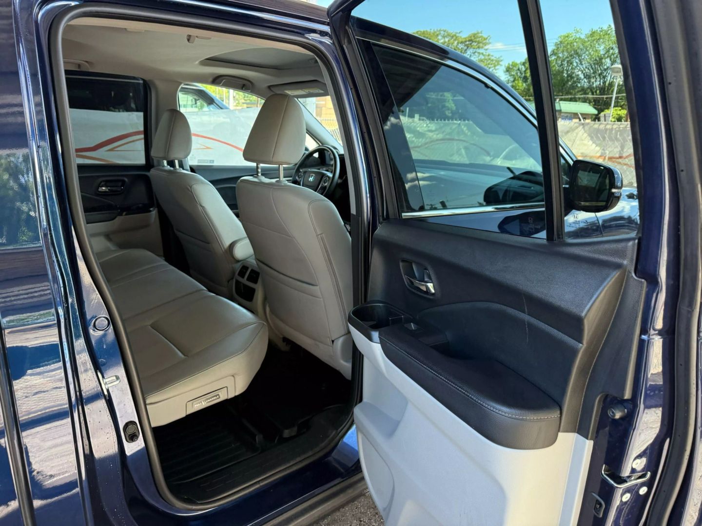 2022 Honda Ridgeline - Image 21