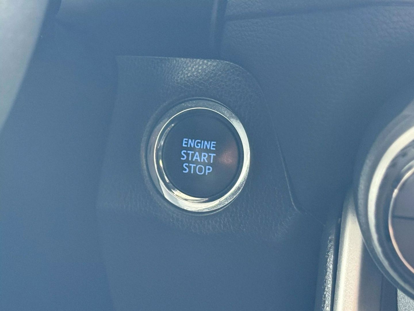 2019 Toyota Rav4 - Image 31
