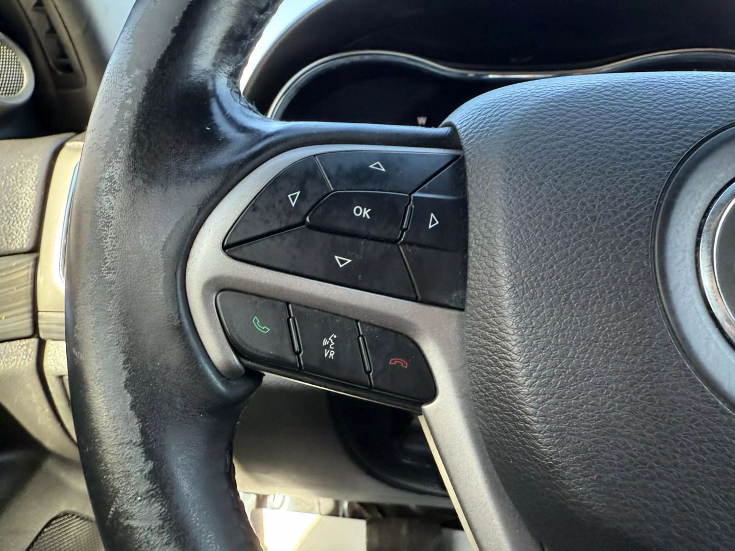 2019 Jeep Grand Cherokee - Image 29