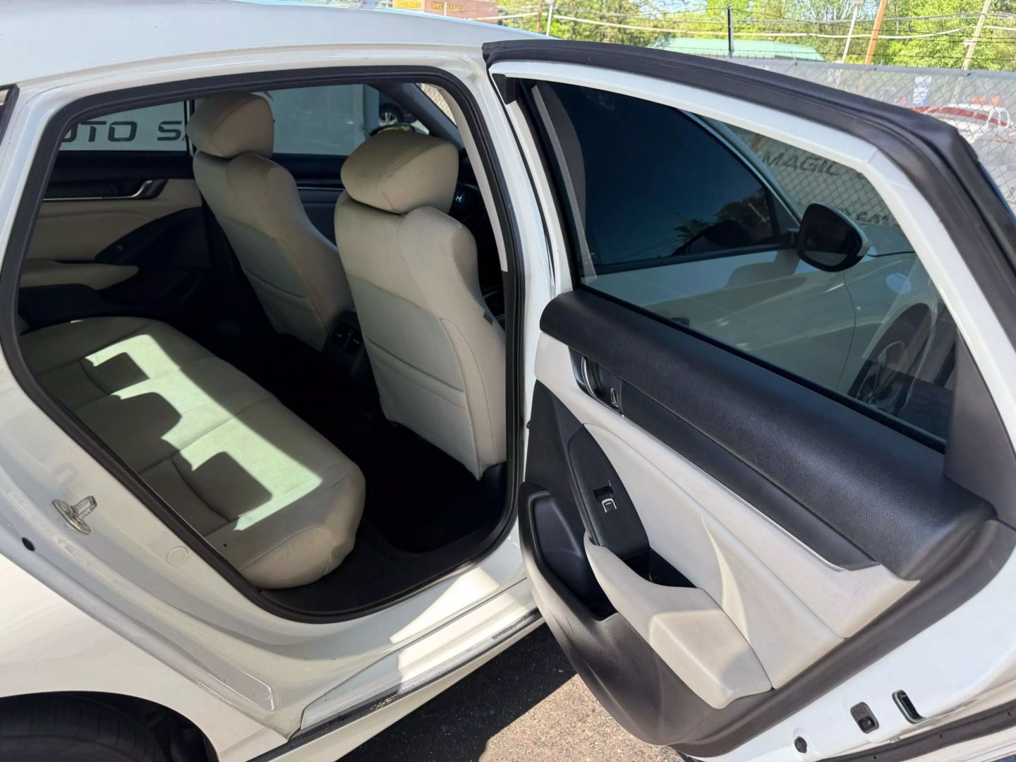 2018 Honda Accord - Image 21