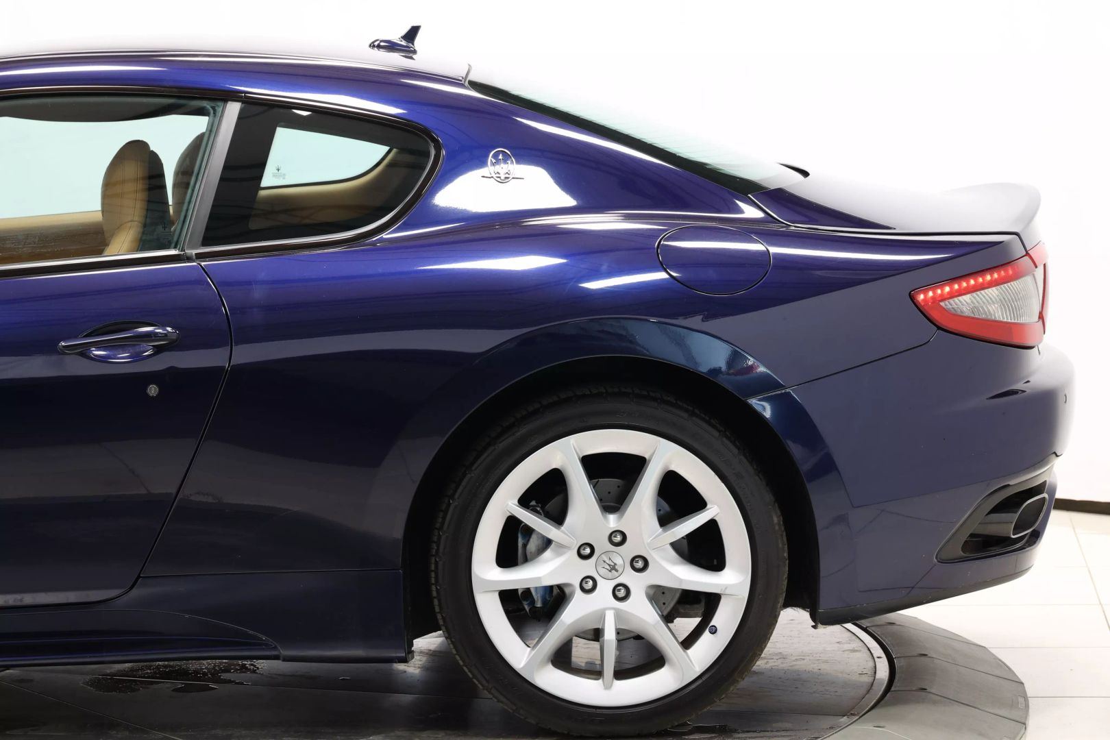 2016 Maserati Granturismo - Image 8