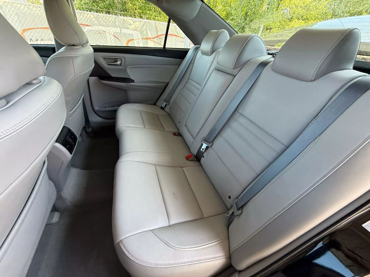 2016 Toyota Camry - Image 19