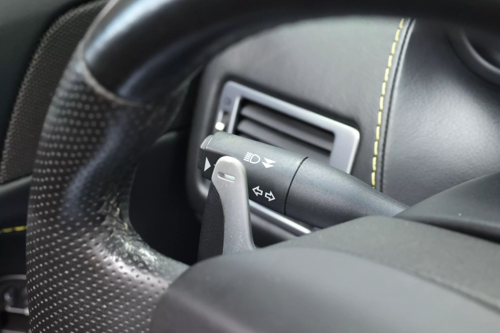 2008 Aston Martin Vantage - Image 22