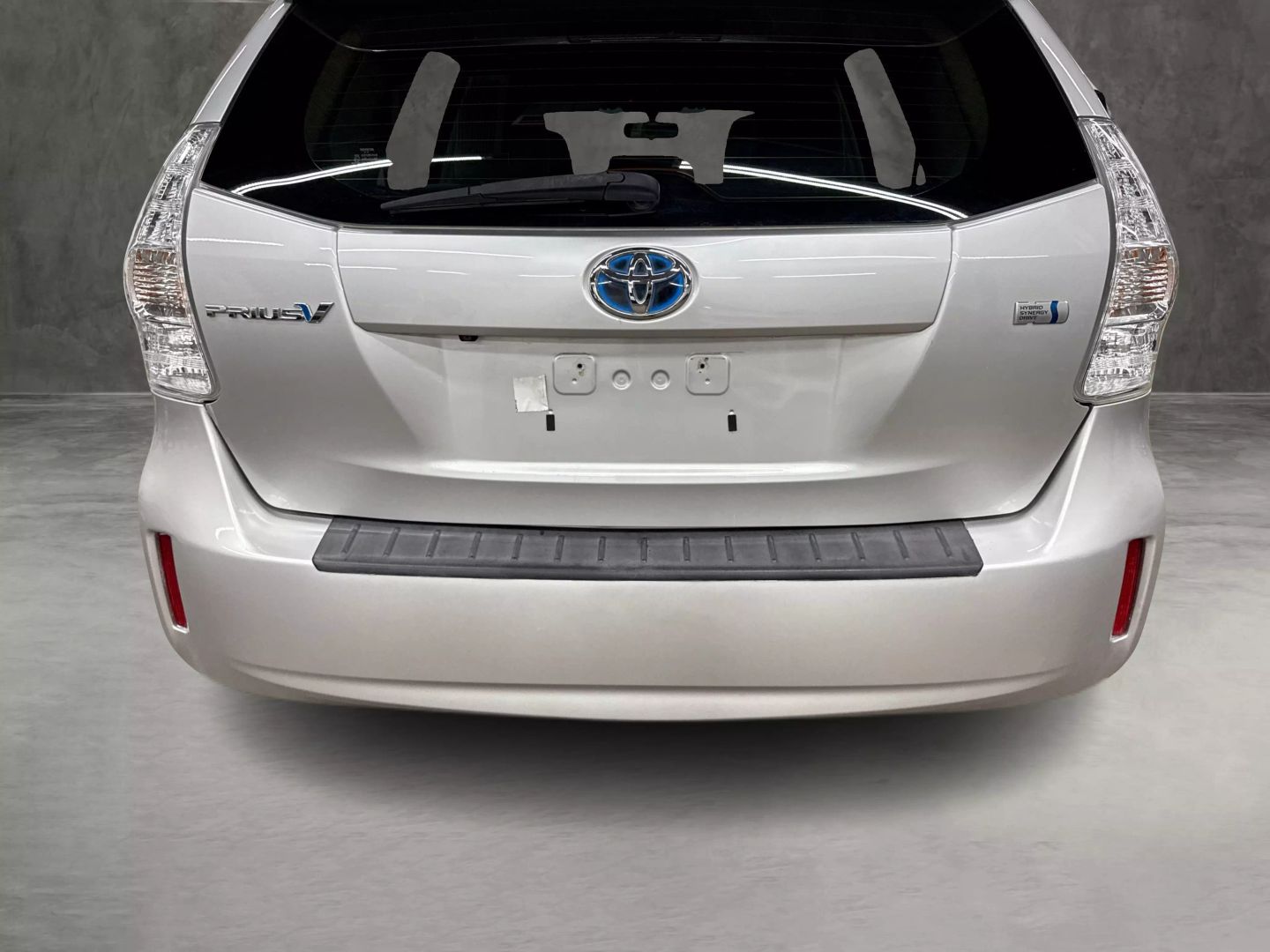 2012 Toyota Prius V - Image 13
