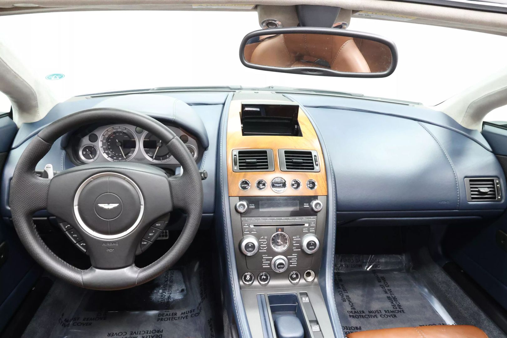 2014 Aston Martin Vantage - Image 38