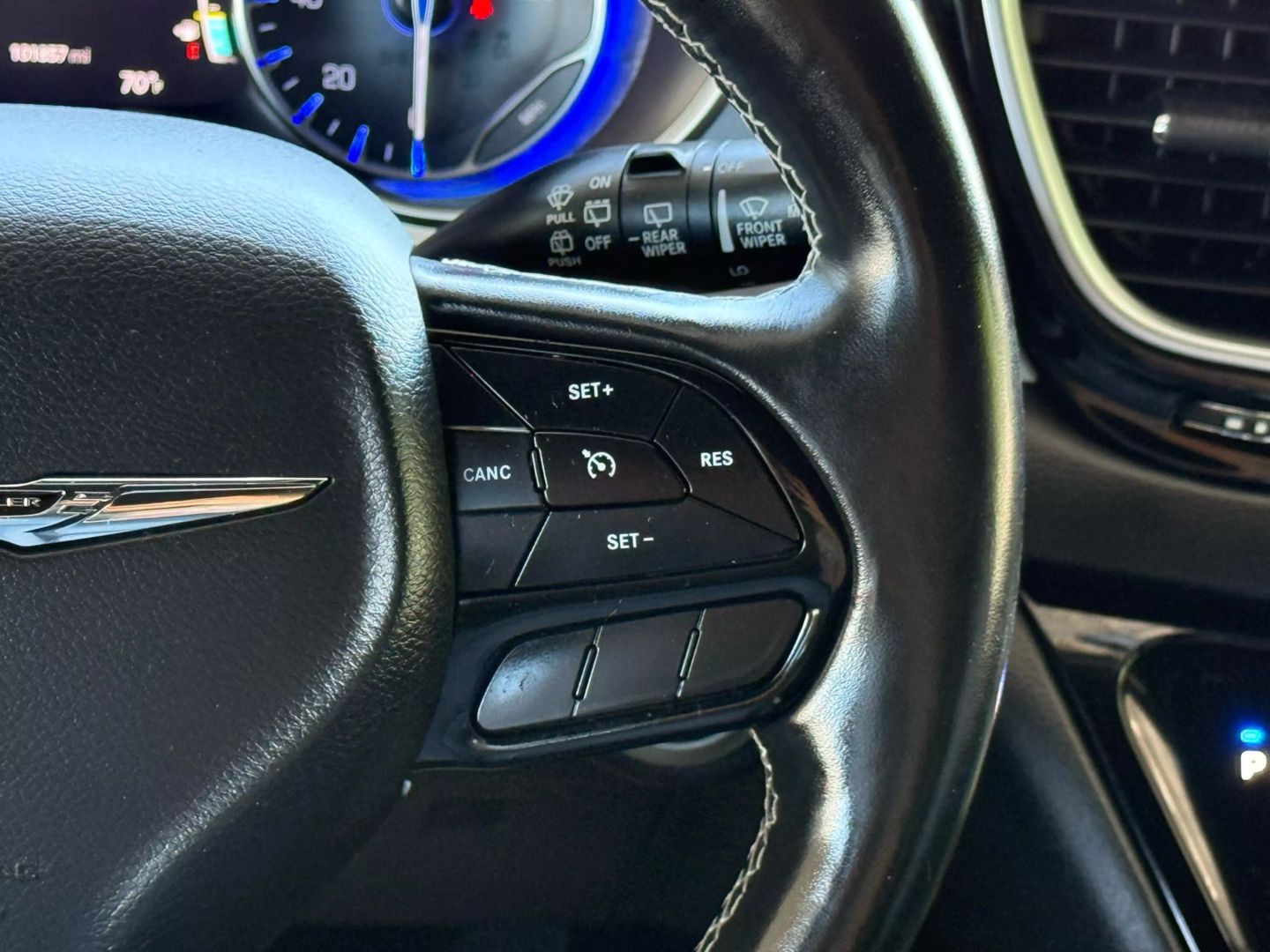2019 Chrysler Pacifica - Image 34