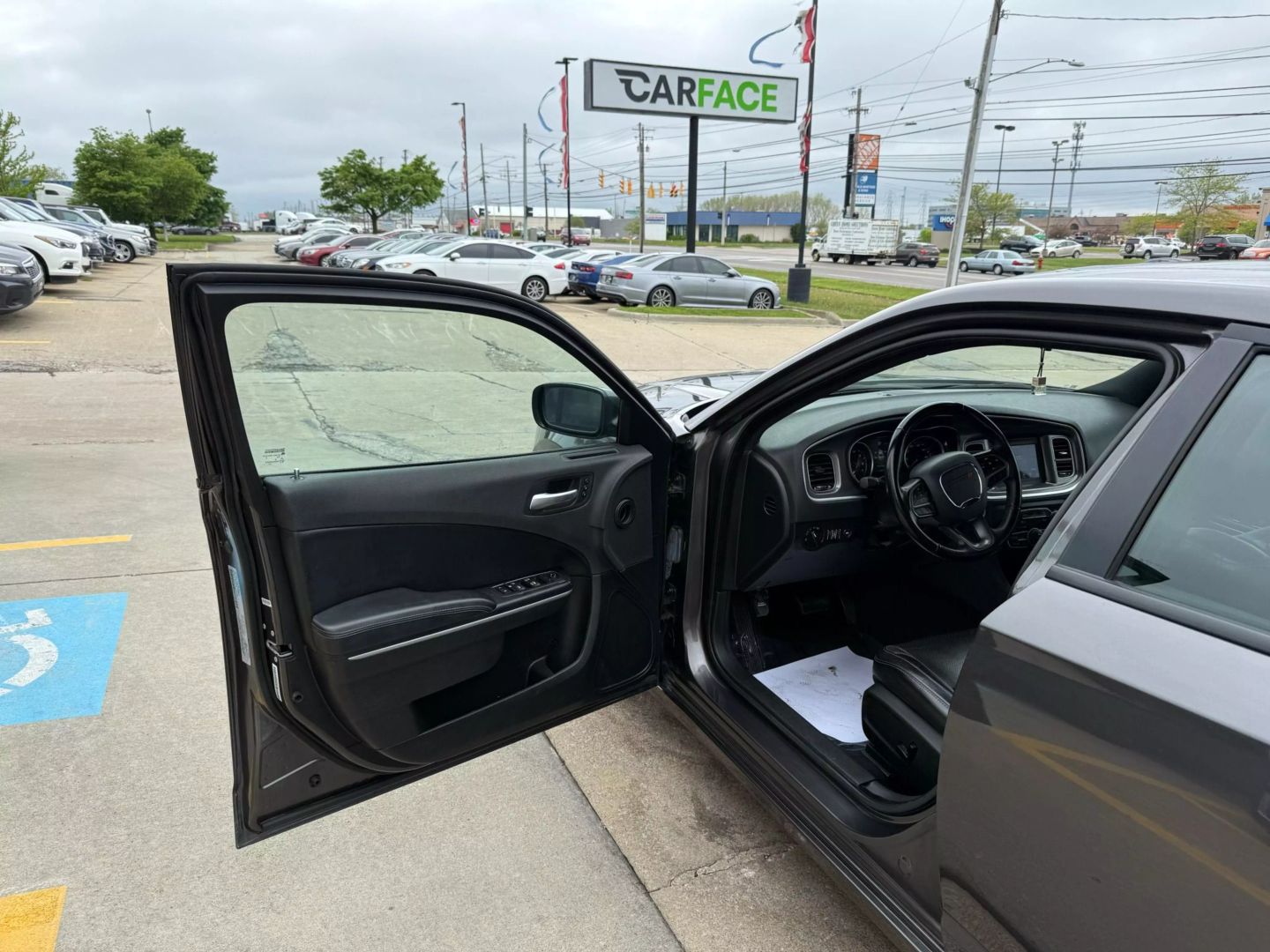 2020 Dodge Charger - Image 16