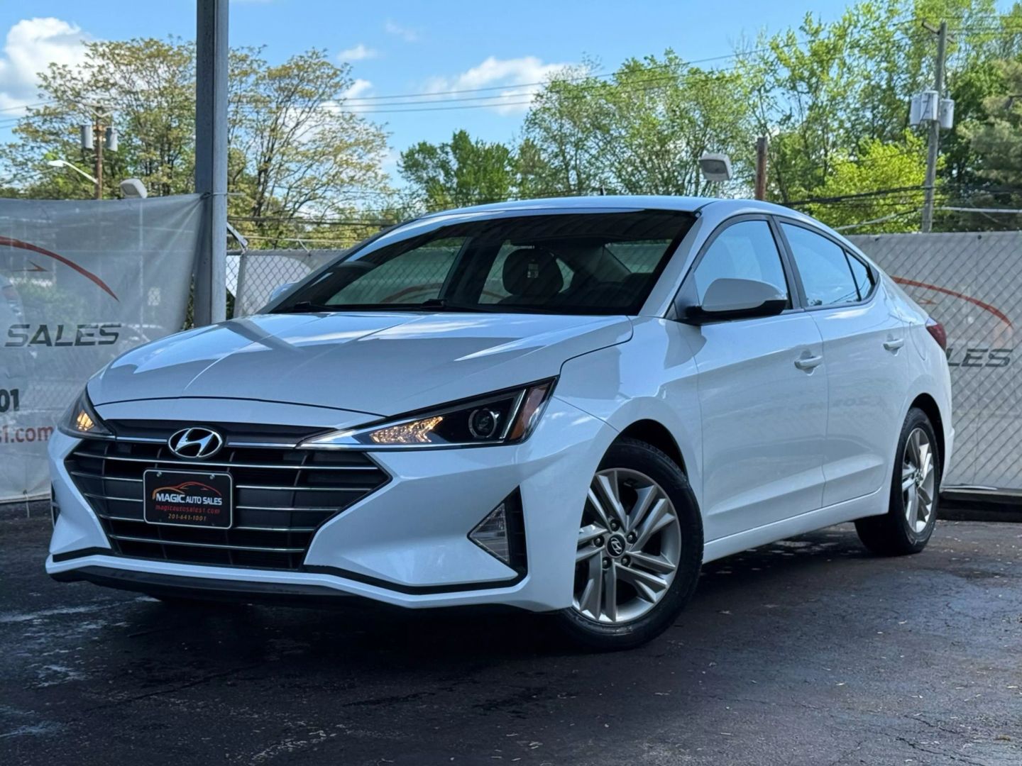 2019 Hyundai Elantra - Image 1