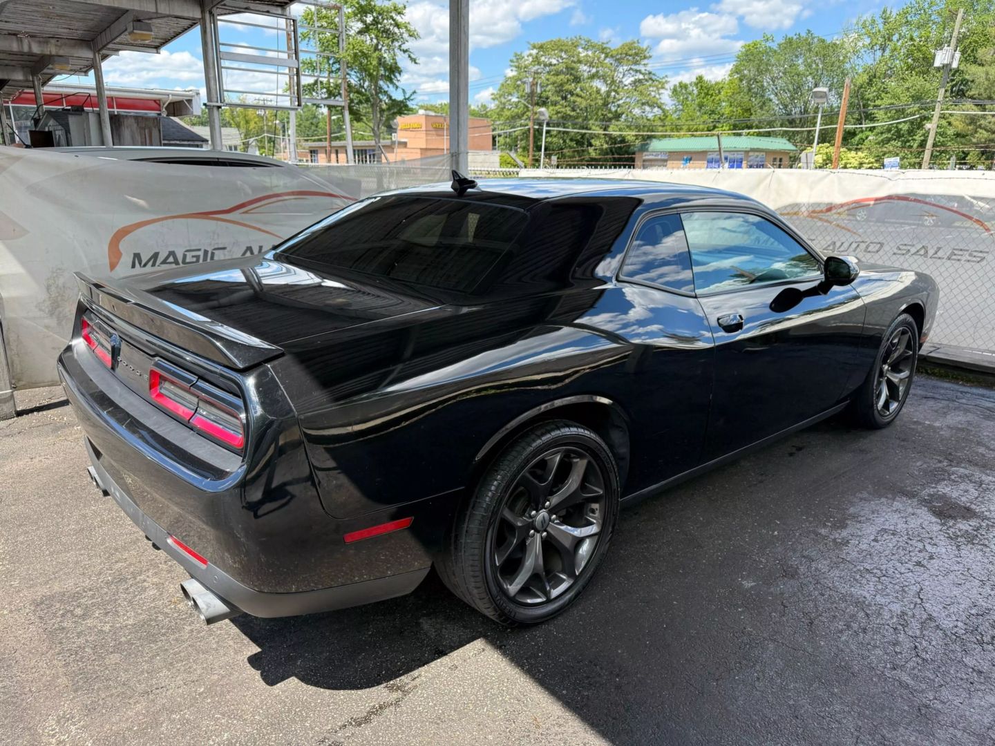 2017 Dodge Challenger - Image 12