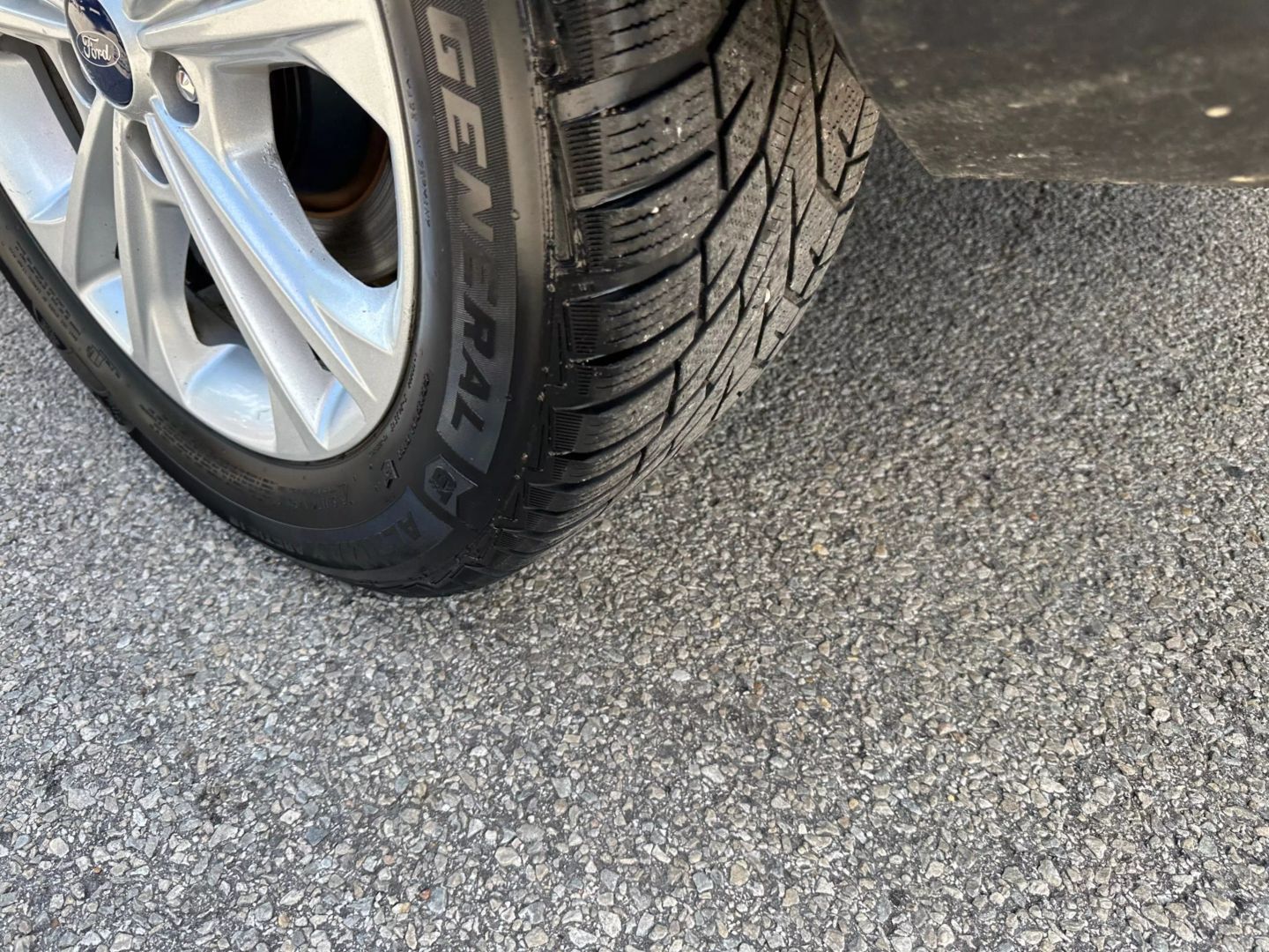 2018 Ford Escape - Image 39