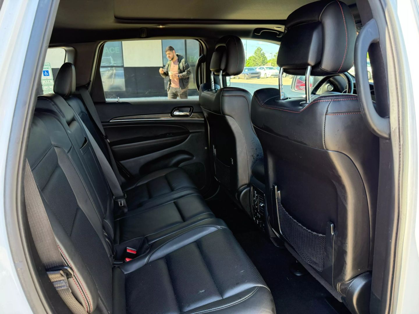 2020 Jeep Grand Cherokee - Image 24