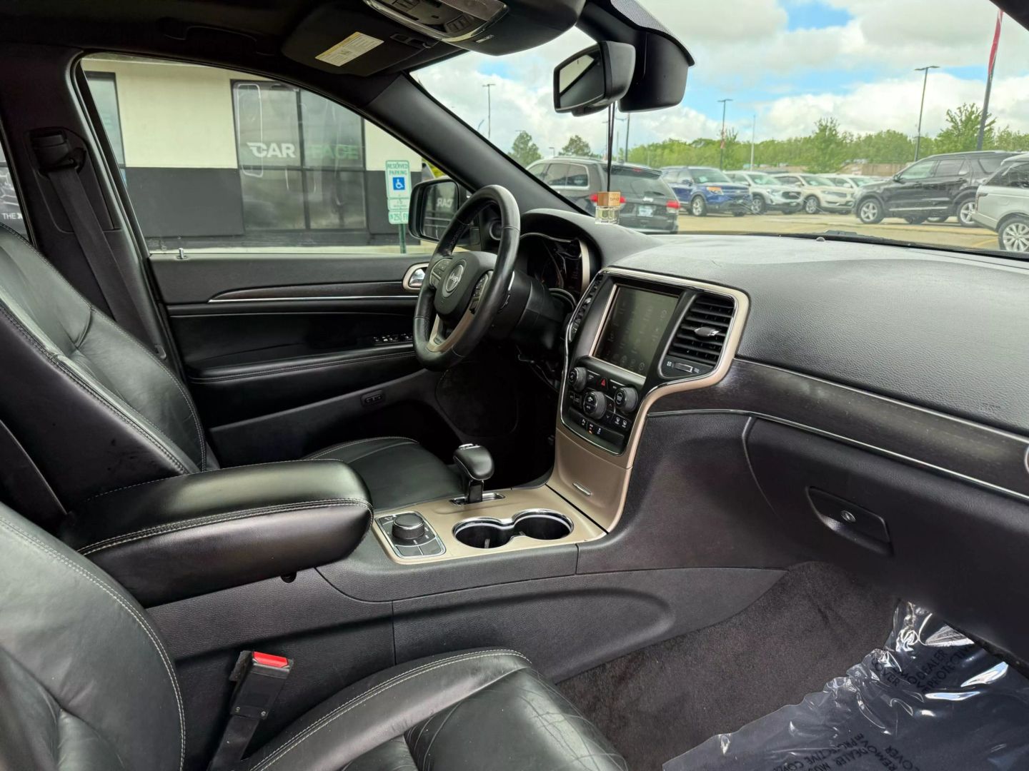 2015 Jeep Grand Cherokee - Image 24