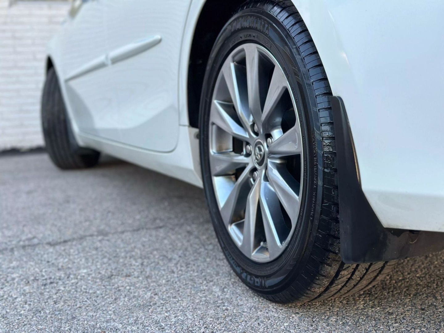 2015 Toyota Camry - Image 62
