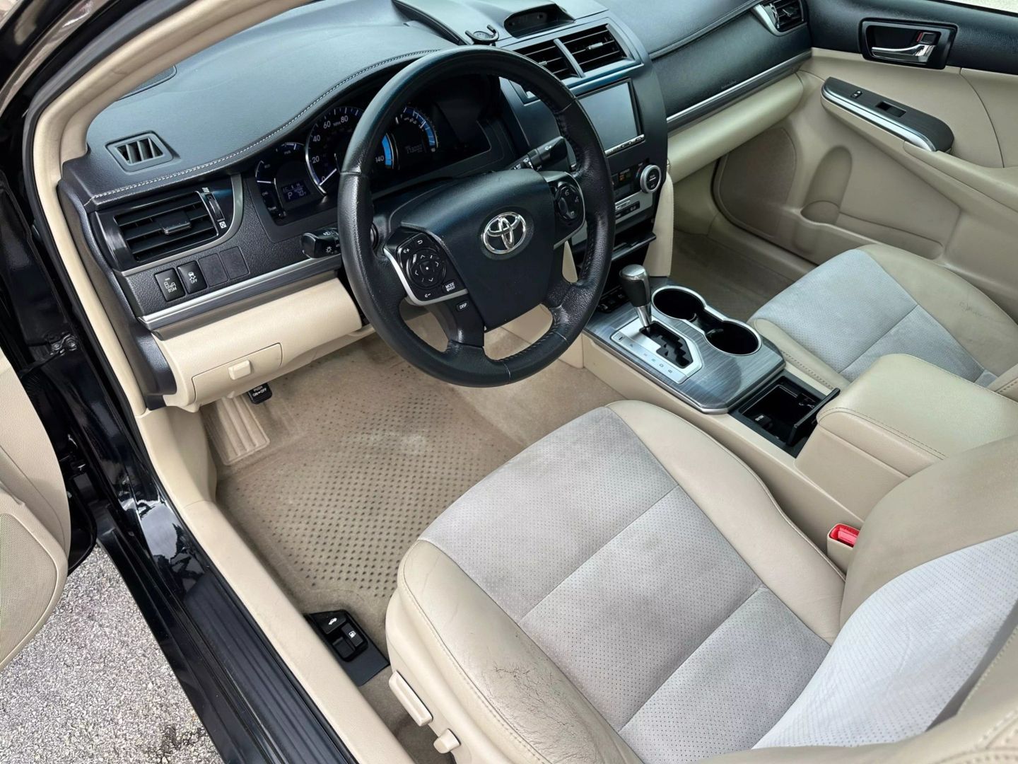 2012 Toyota Camry - Image 13